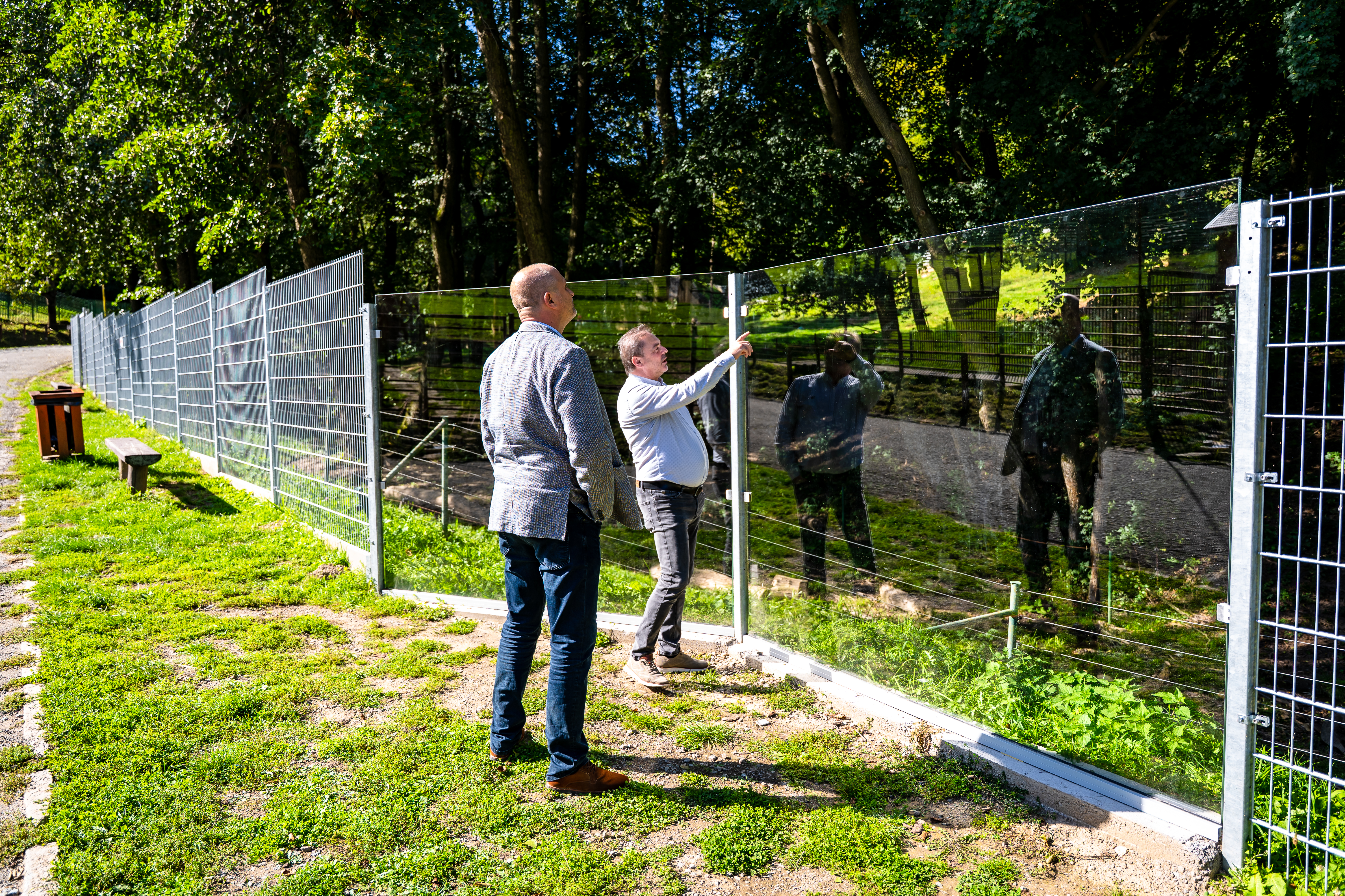 Zoo otvorenie vyhliadky pre medvede -35
